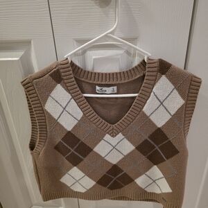 Hollister Women's V-Neck Argyle Sweater Vest - Brown and White